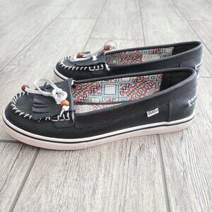 Vans off the wall women's black closed toe slip on casual leather moccasins sz 8